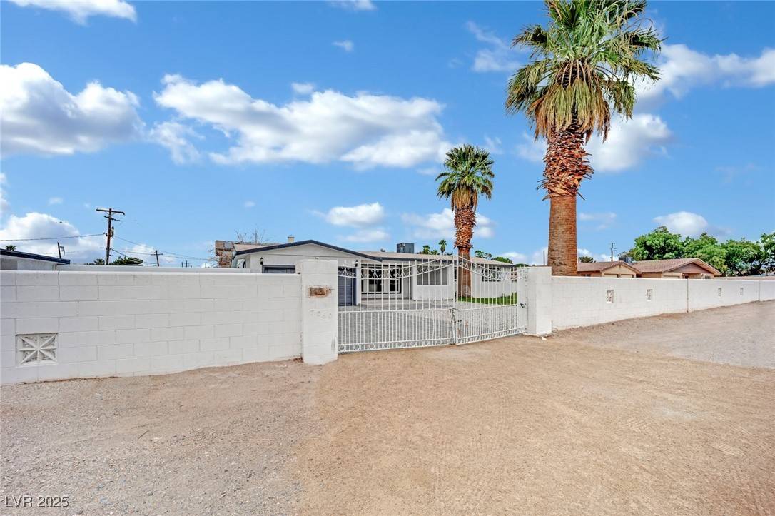 Las Vegas, NV 89118,7060 S Valley View BLVD