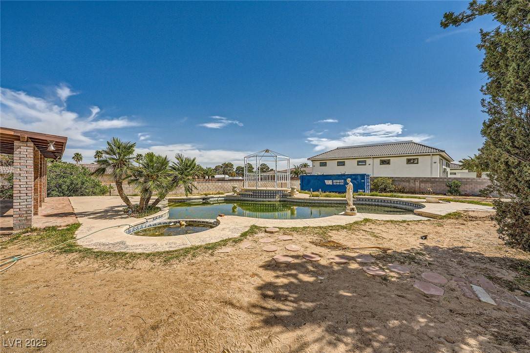 Las Vegas, NV 89117,7079 Laredo ST