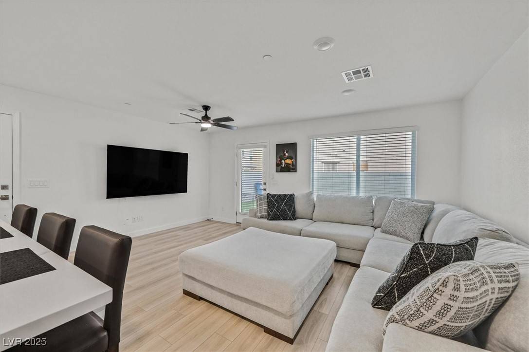 Las Vegas, NV 89115,4932 Chidlaw AVE #2