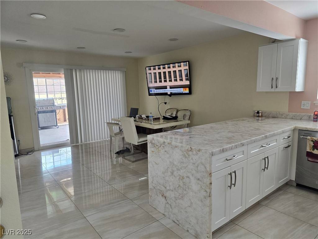 Las Vegas, NV 89120,4342 E Russell RD