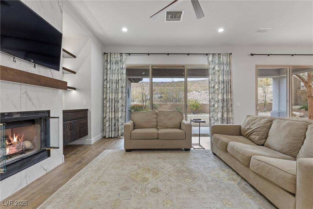 Henderson, NV 89052,26 Moraine DR