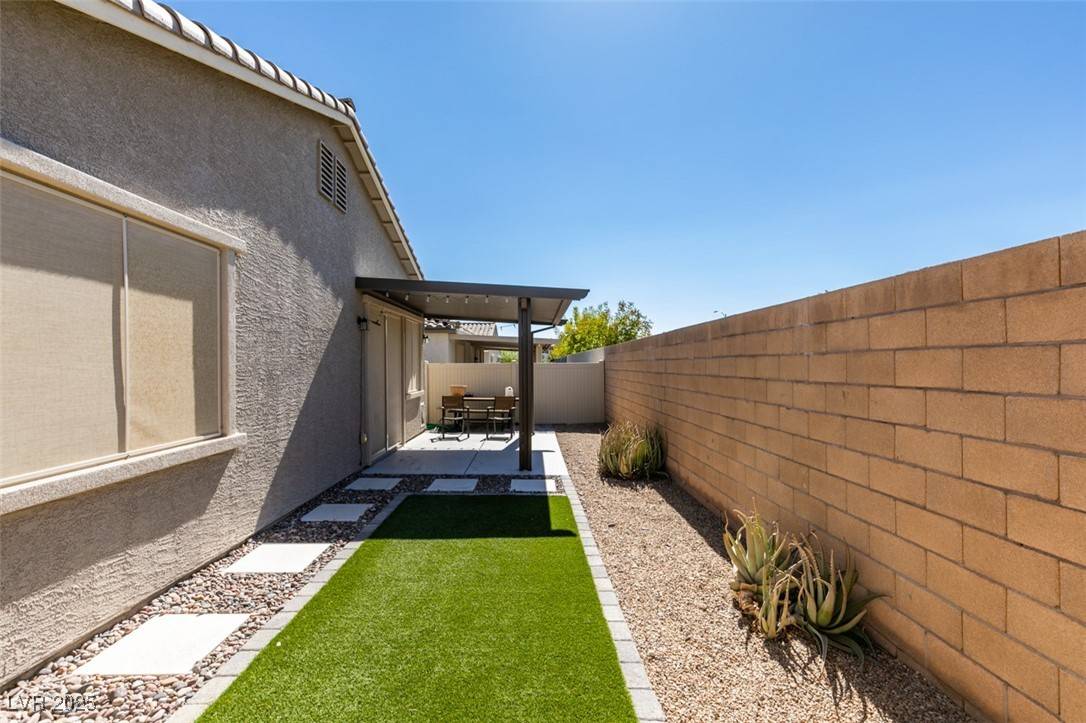 North Las Vegas, NV 89031,221 Mountain Cedar CT