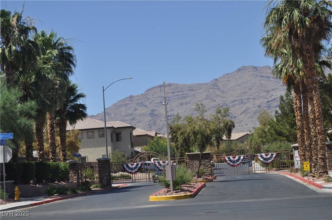 North Las Vegas, NV 89085,4047 Cougar Falls CT