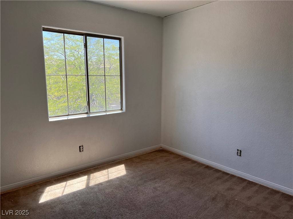 Las Vegas, NV 89143,8301 Strawberry Spring ST