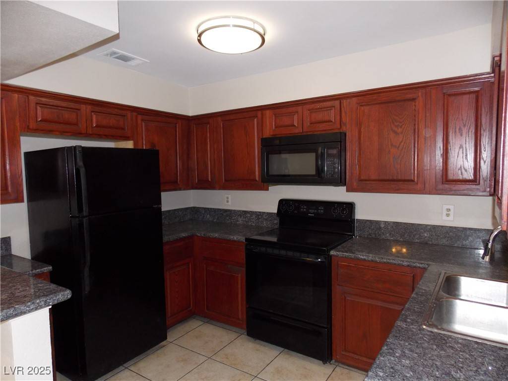Las Vegas, NV 89110,4601 Diamond Head DR