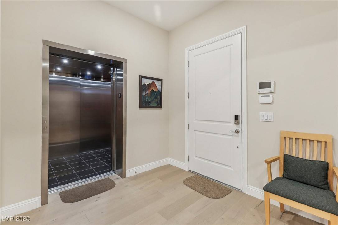 Las Vegas, NV 89144,9144 Las Manaitas AVE #201