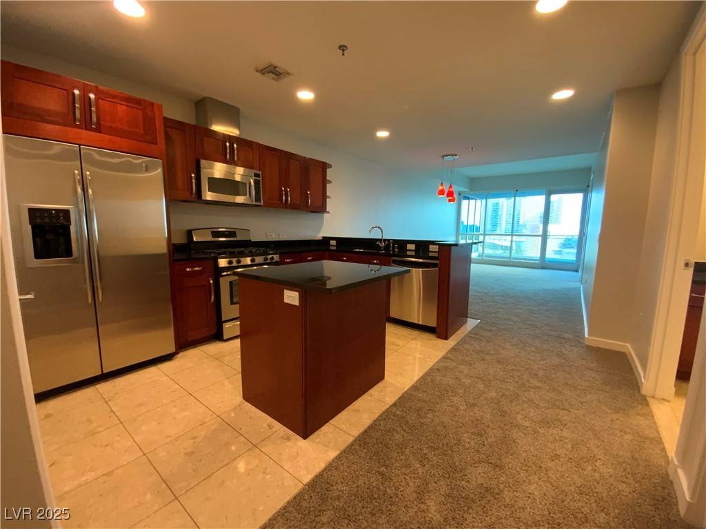 Las Vegas, NV 89103,4525 Dean Martin DR #911