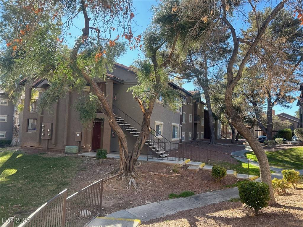 Las Vegas, NV 89117,2750 S Durango DR #2027
