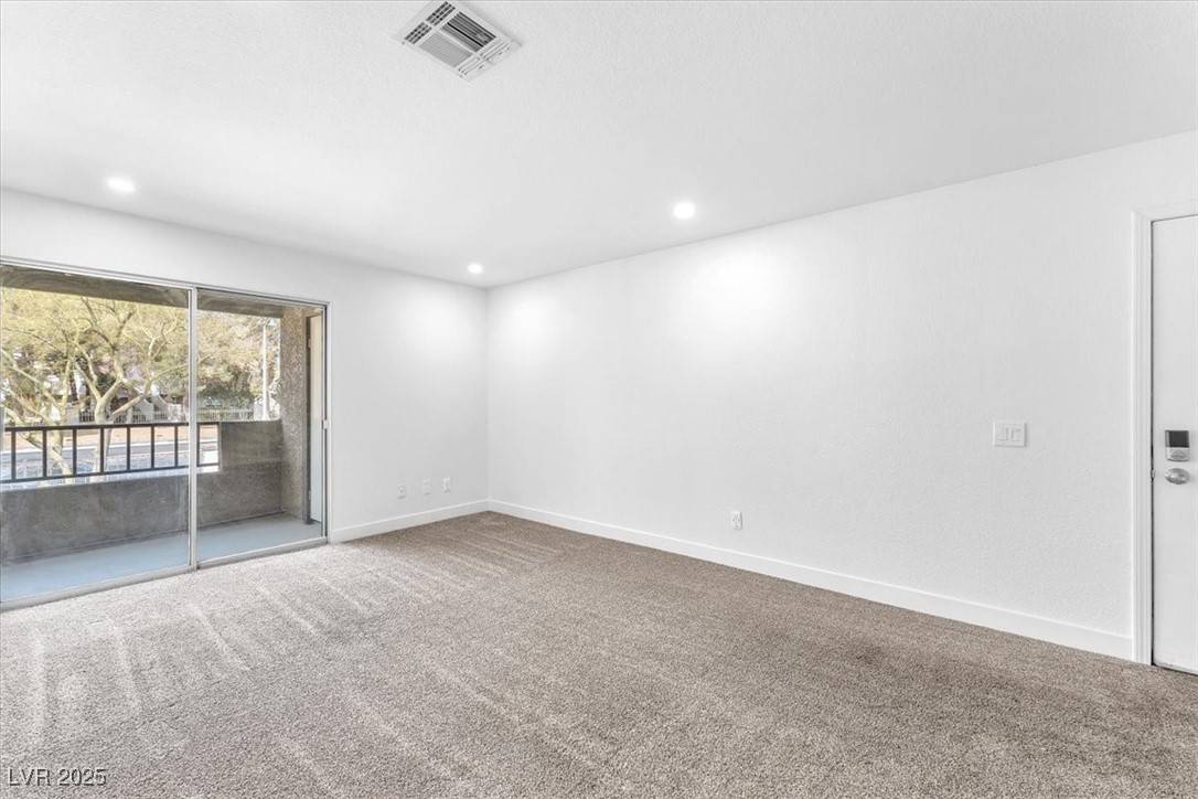 Las Vegas, NV 89117,2606 S Durango DR #287