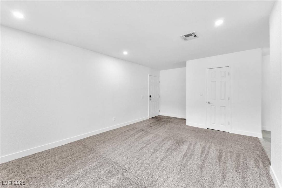 Las Vegas, NV 89117,2606 S Durango DR #287