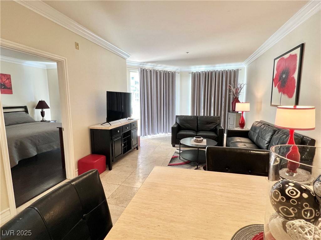 Las Vegas, NV 89169,270 FLAMINGO RD #313