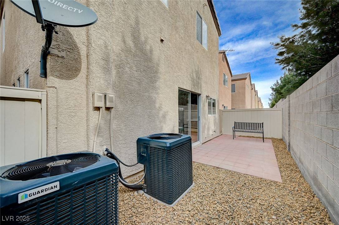 Henderson, NV 89052,11092 Abbeyfield Rose DR