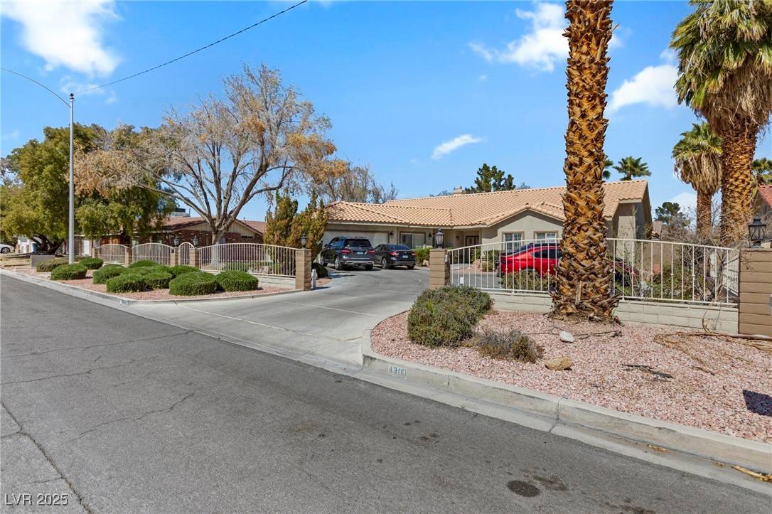 Las Vegas, NV 89102,4300 Del Monte AVE