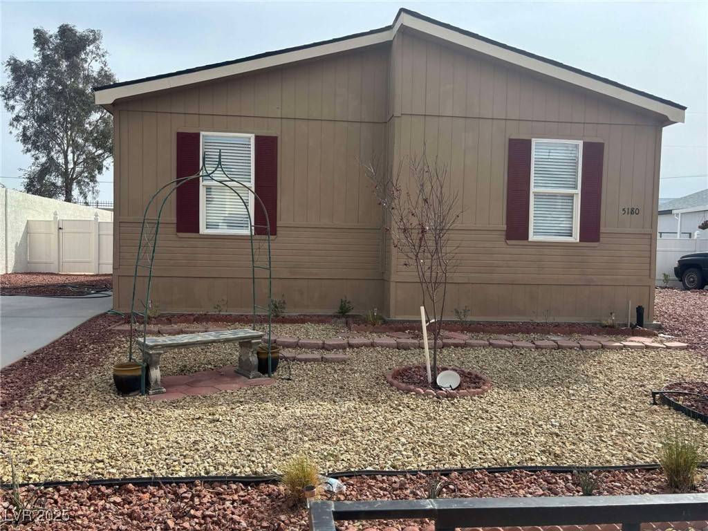 Las Vegas, NV 89122,5180 Los Pinos ST