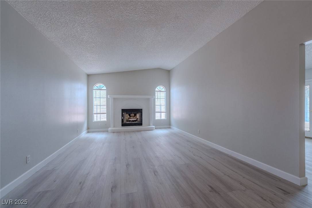 Las Vegas, NV 89107,325 Greenfield LN