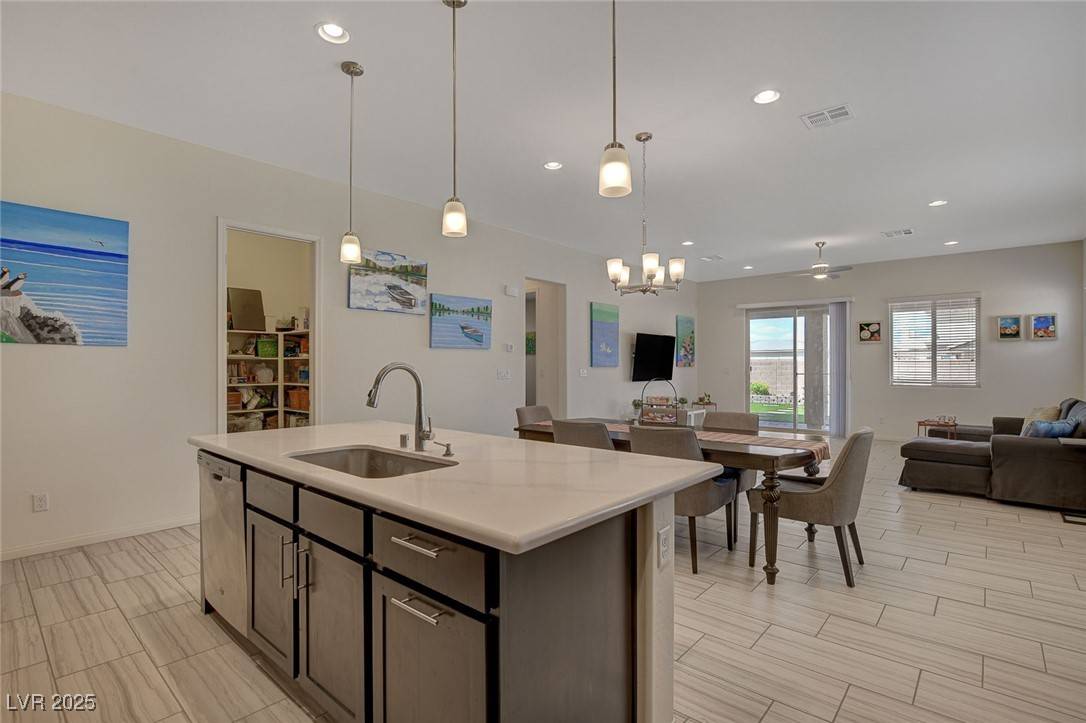 Las Vegas, NV 89139,5518 Taylor Rose AVE