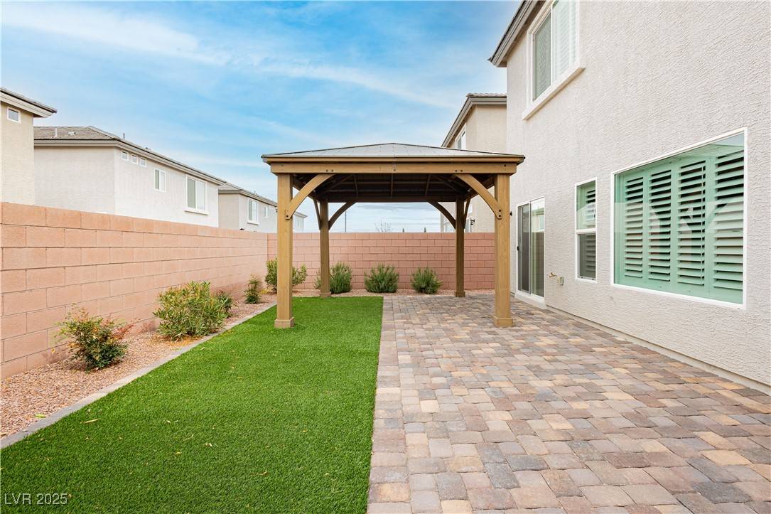 Las Vegas, NV 89139,5384 Knitmore CT