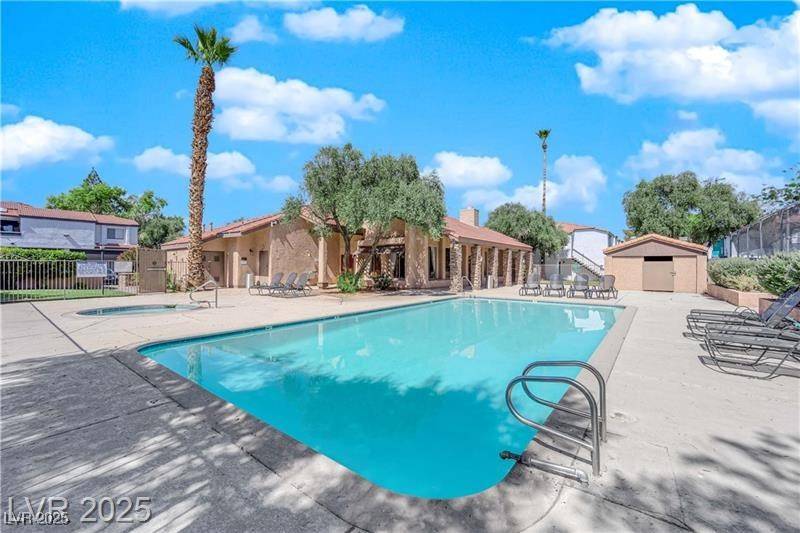 Las Vegas, NV 89119,1455 E Katie AVE #16