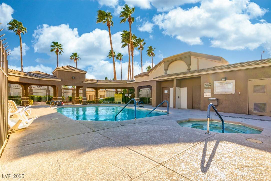 Las Vegas, NV 89129,7061 Roscoe AVE #201