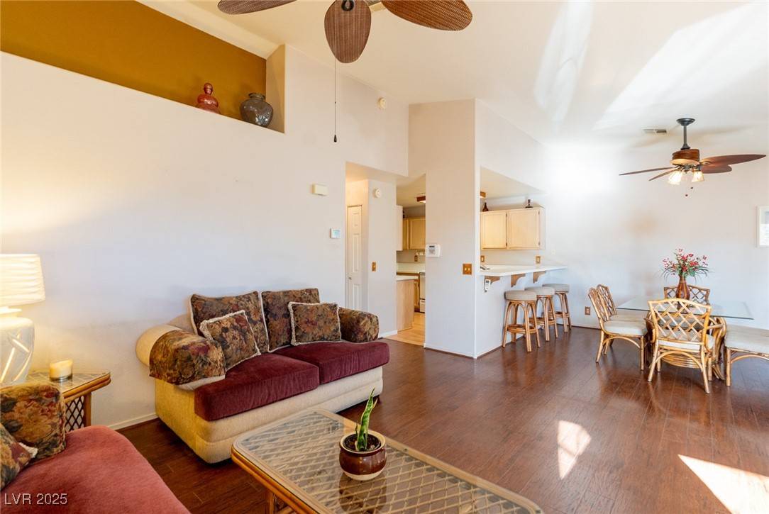Las Vegas, NV 89129,7061 Roscoe AVE #201