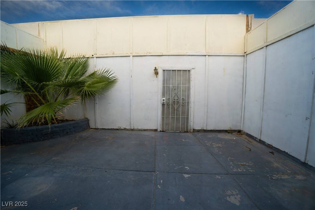 Las Vegas, NV 89121,3467 Garden East DR