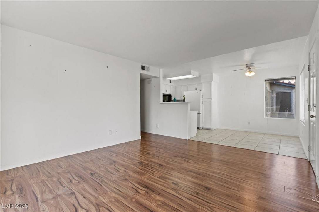 Las Vegas, NV 89120,3145 Casey DR #201