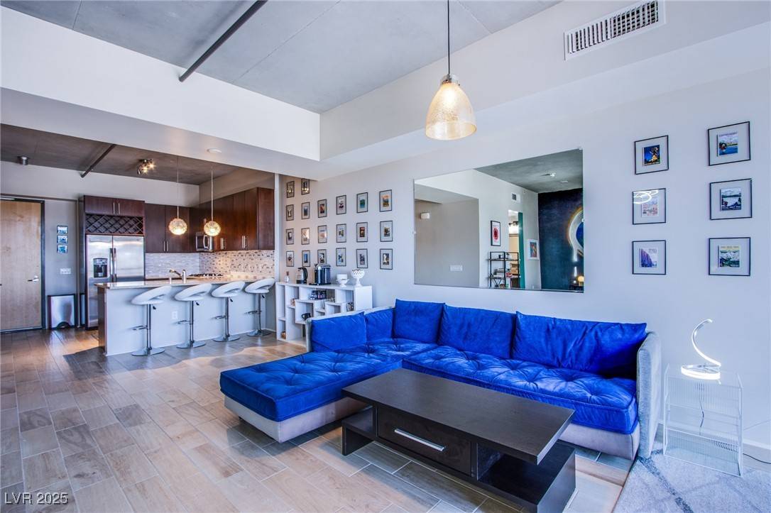 Las Vegas, NV 89101,353 E Bonneville AVE #905