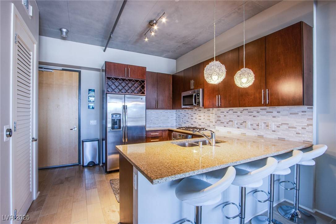 Las Vegas, NV 89101,353 E Bonneville AVE #905