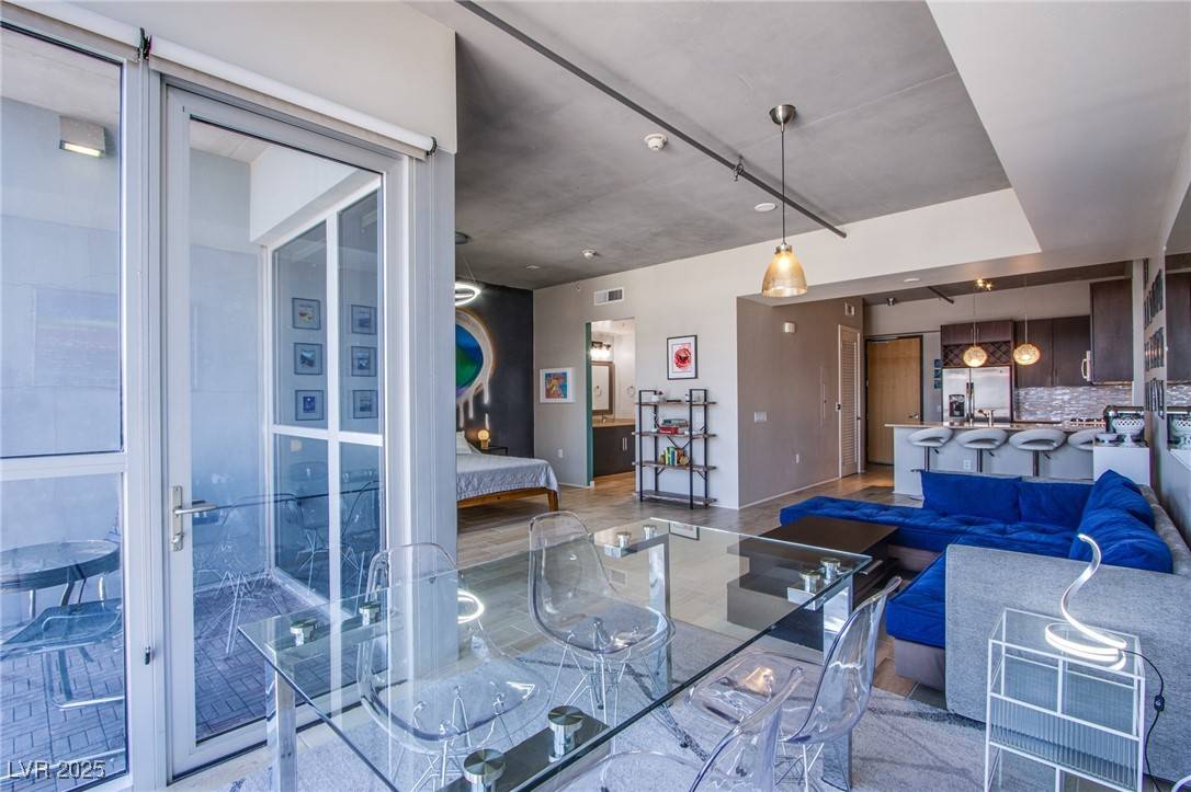 Las Vegas, NV 89101,353 E Bonneville AVE #905