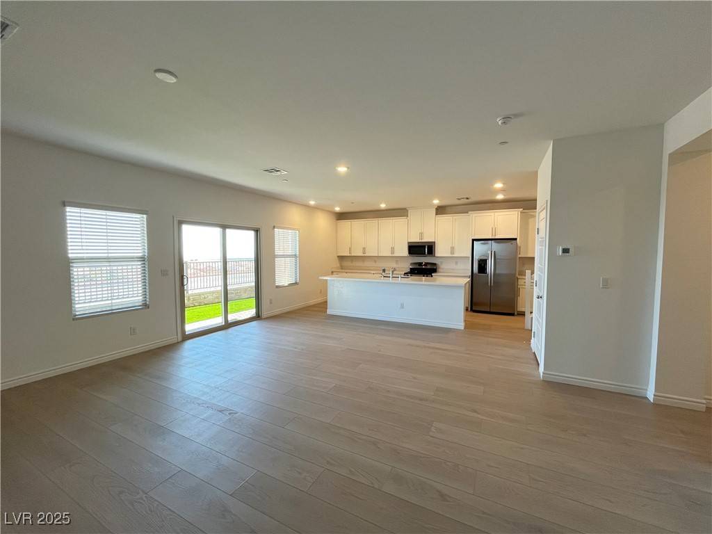Las Vegas, NV 89138,600 N Carriage Hill DR #1148