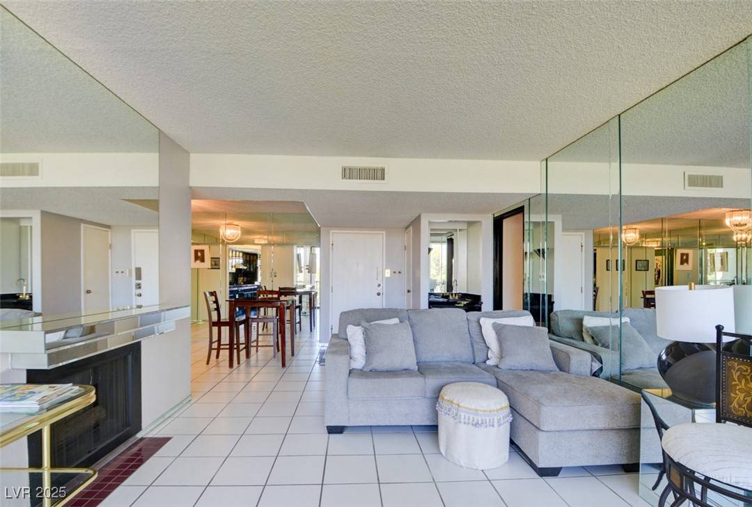 Las Vegas, NV 89169,750 S Royal Crest CIR #346