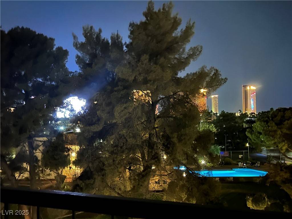 Las Vegas, NV 89169,750 S Royal Crest CIR #346