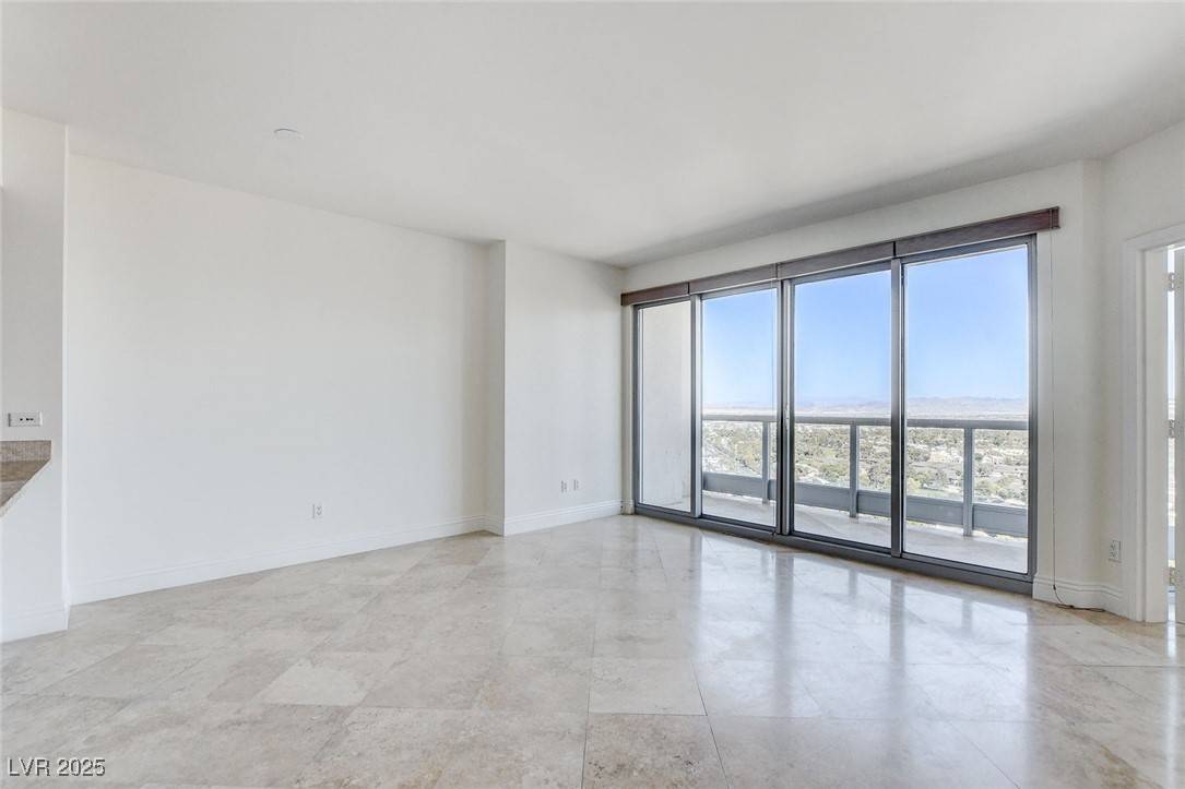 Las Vegas, NV 89109,322 Karen AVE #2003