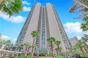 Las Vegas, NV 89109,322 Karen AVE #2003