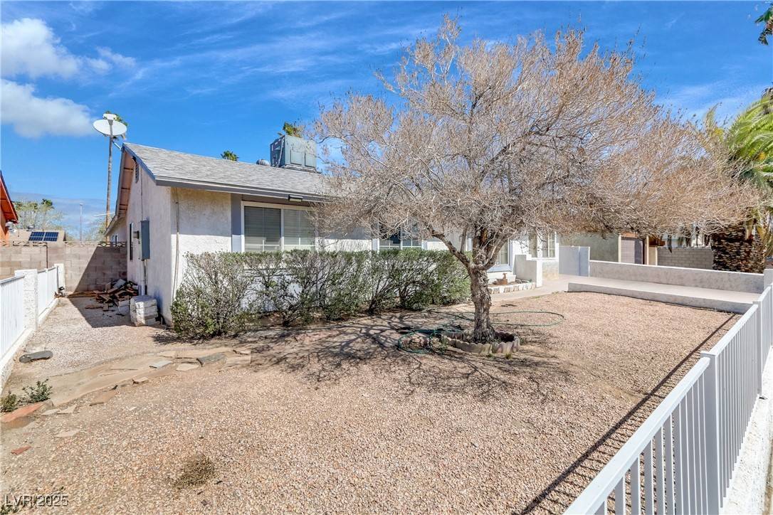 Las Vegas, NV 89104,4320 E Wyoming AVE