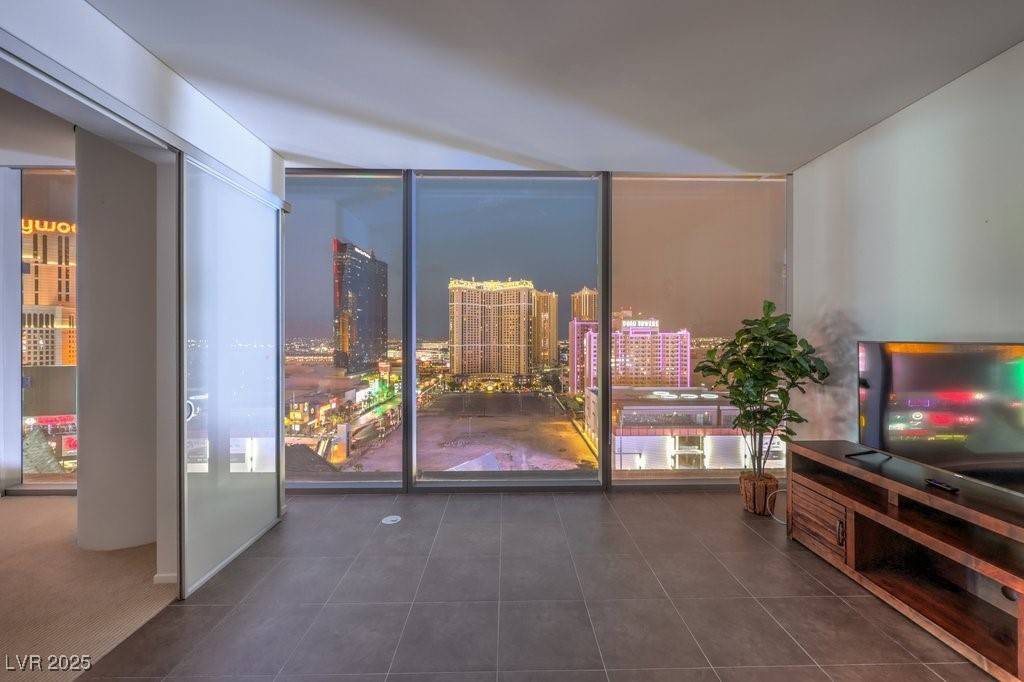 Las Vegas, NV 89158,3722 Las Vegas BLVD #1204
