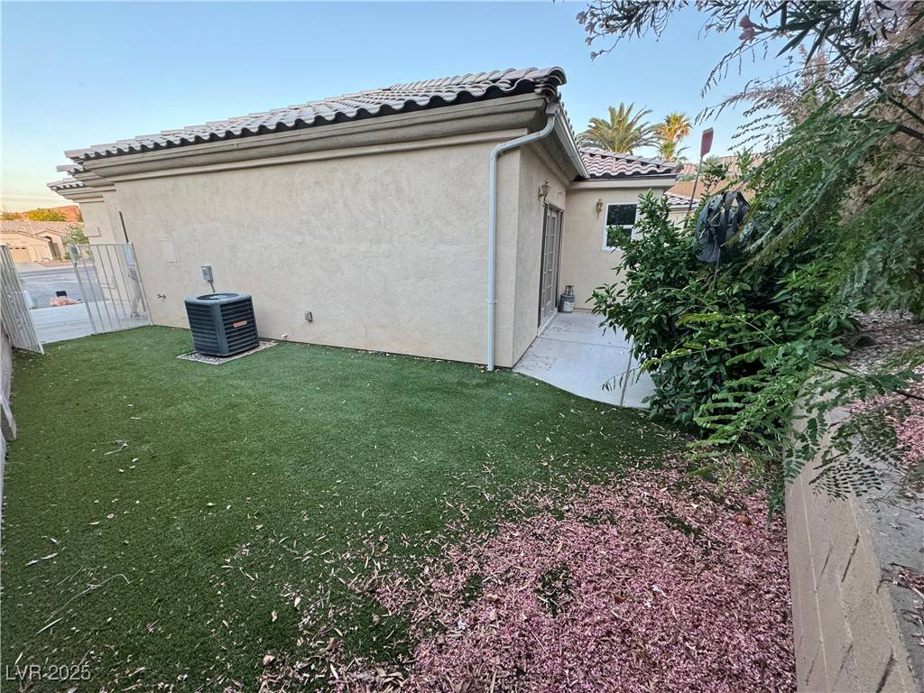 Henderson, NV 89011,1035 Charlene CT #B