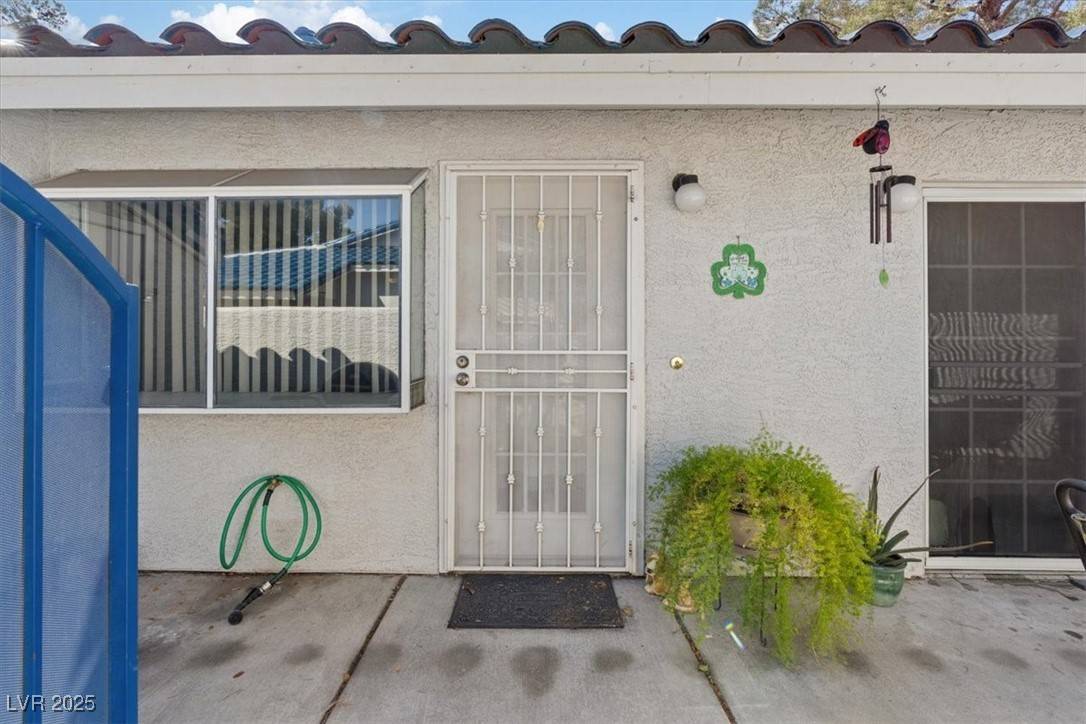 Las Vegas, NV 89108,2040 Willowbury DR #A