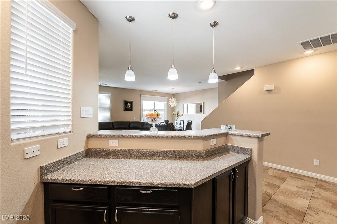 Las Vegas, NV 89118,6255 W Arby AVE #183