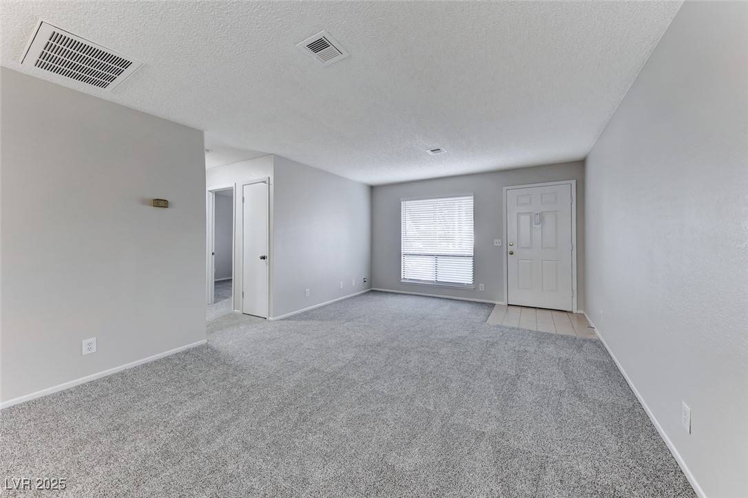 Las Vegas, NV 89119,5199 Caliente ST #63