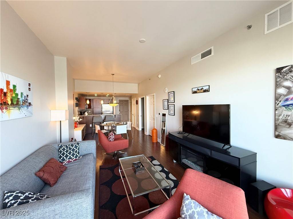 Las Vegas, NV 89101,150 Las Vegas BLVD #1001