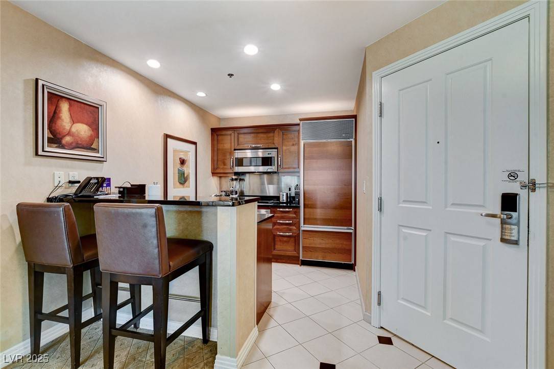 Las Vegas, NV 89109,145 E Harmon AVE #2021
