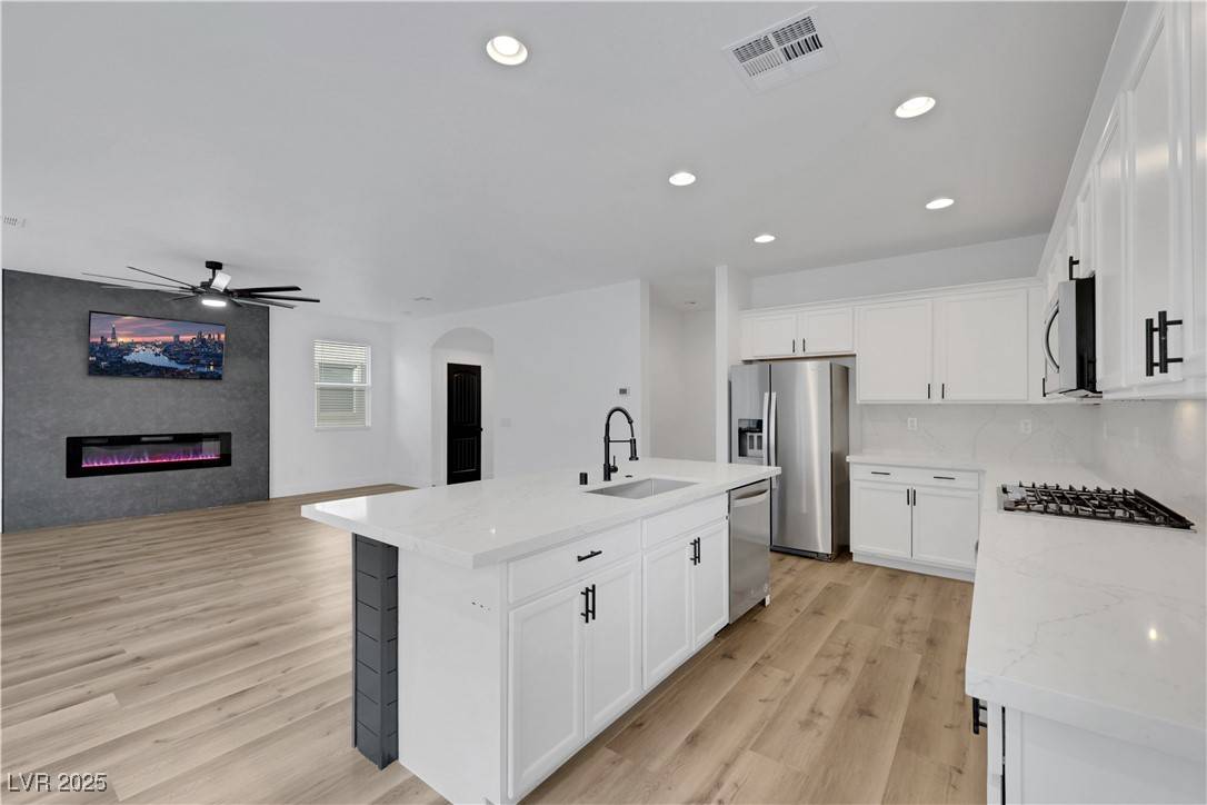 Las Vegas, NV 89166,8043 Tank Loop ST