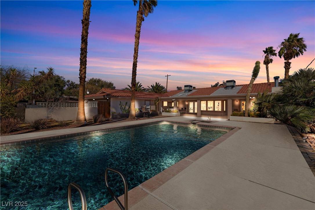 Las Vegas, NV 89107,800 Kenny WAY