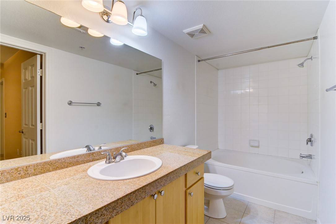 Las Vegas, NV 89149,6955 N Durango DR #3019