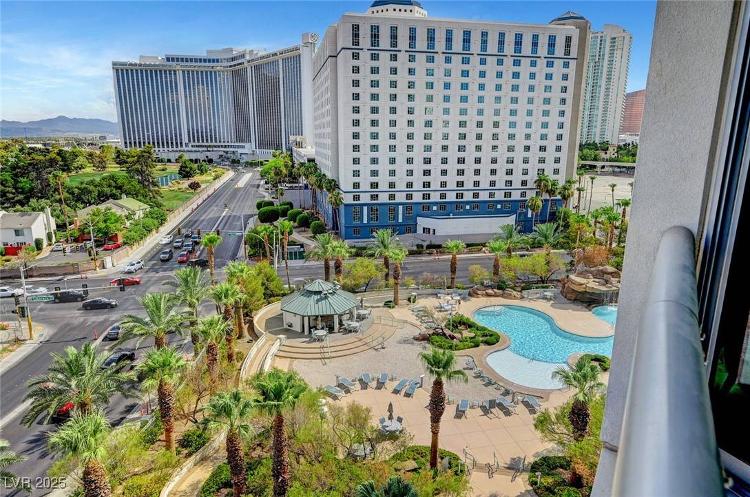 Las Vegas, NV 89109,322 Karen AVE #703