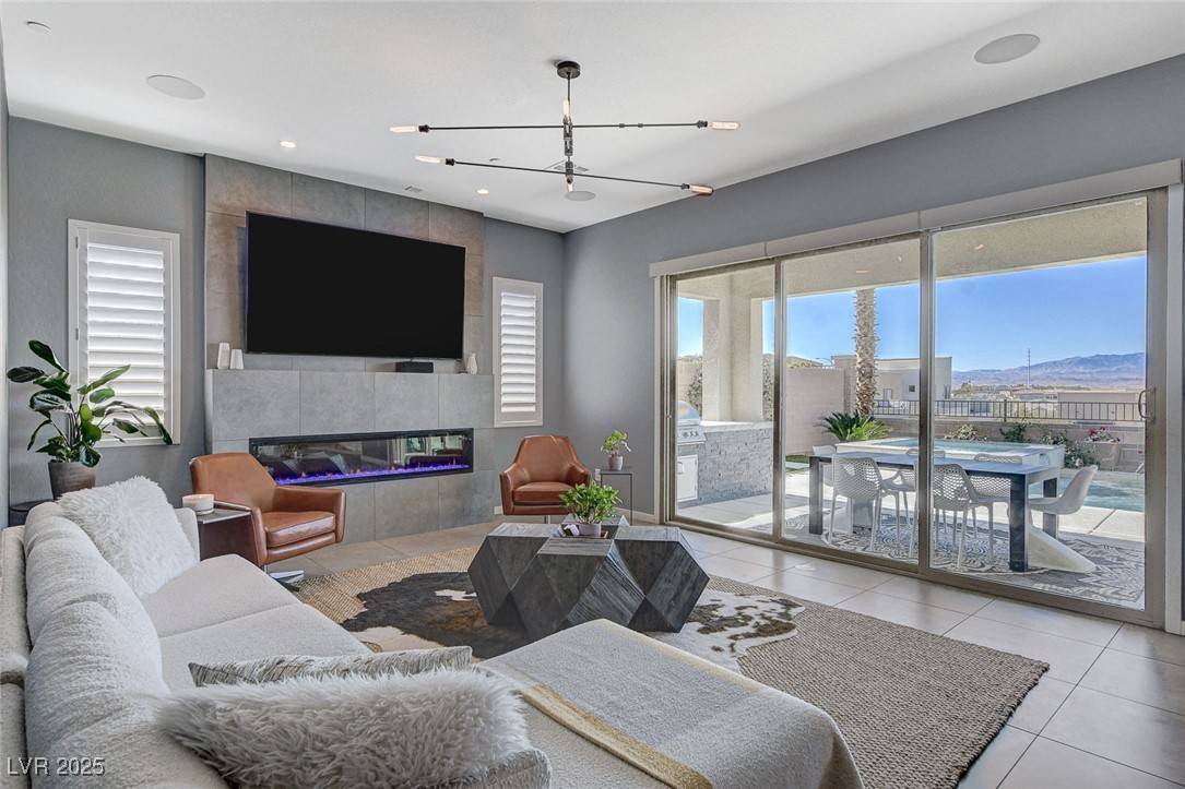 Henderson, NV 89052,795 Glistening Light CT