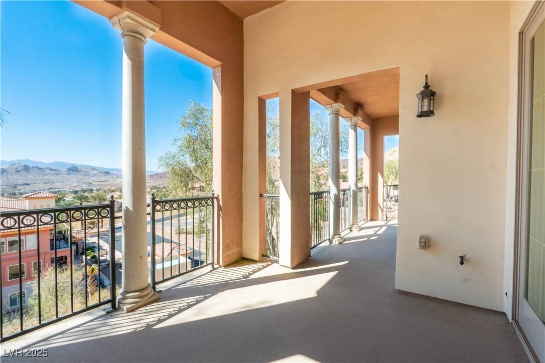 Henderson, NV 89011,26 Via Vasari #204