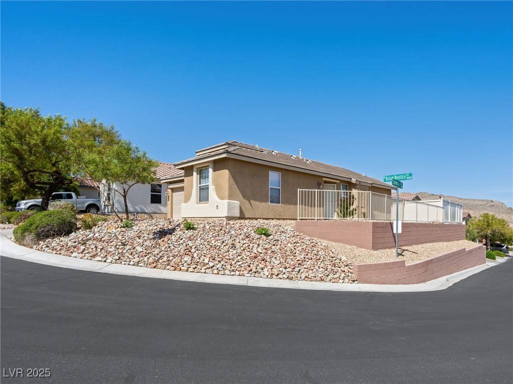 Las Vegas, NV 89129,4016 Balsam Mountain ST