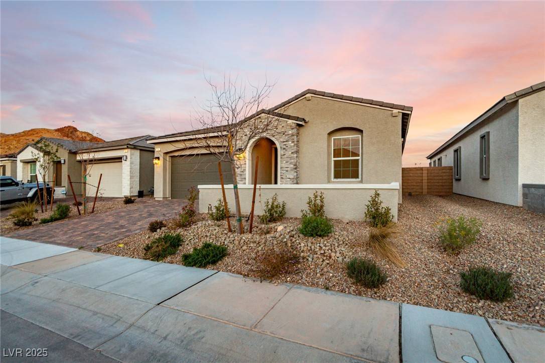 Henderson, NV 89011,76 Tatahatso Point ST